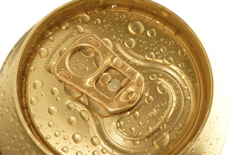 Las latas de aluminio son un buen material para las artesanías.