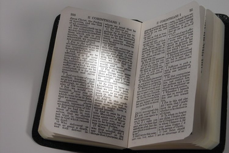 Las biblias también son un regalo común durante la Confirmación.