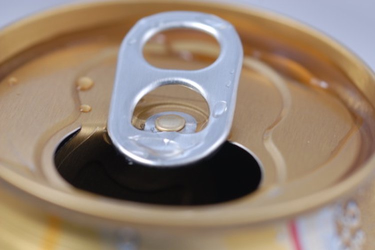Si se almacena apropiadamente, una lata de gaseosa puede beberse varios meses después de su fecha de expiración.