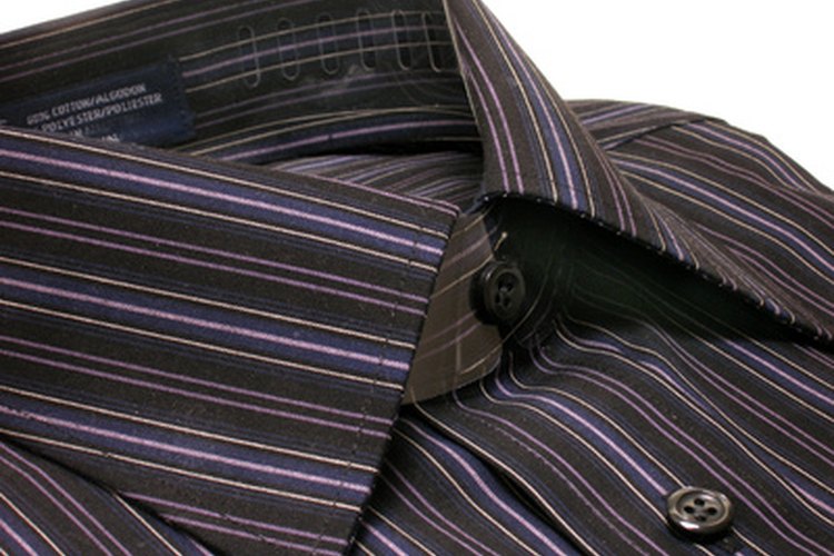 Las camisas de hombres se abotonan de izquierda sobre derecha.