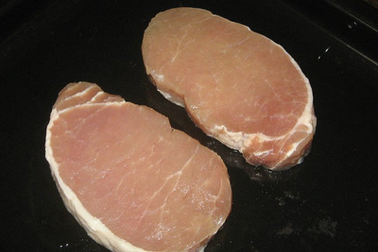 Tierno y bajo en grasas, el lomo de cerdo se acompaña bien con una sabrosa salsa de vino tinto.
