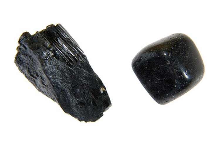 Las turmalinas negras son las más comunes.