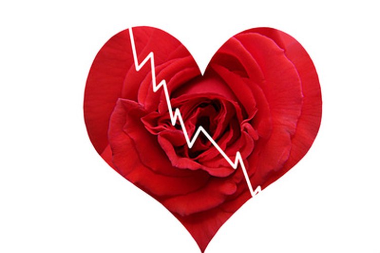 Un corazón roto es un diseño conmemorativo popular.