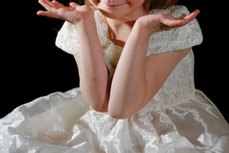Las pequeñas niñas disfrutarán vestirse y jugar a ser princesas.