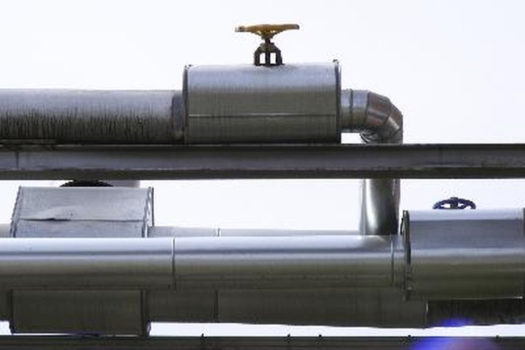 Los ductos de metal son el material más comúnmente usado en aplicaciones de calefacción y refrigeración.