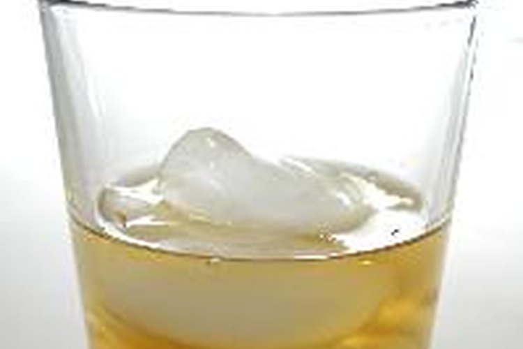 Forma barata de hacer un whisky en casa.