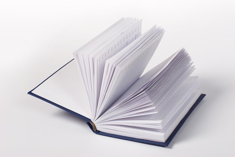 Dale a la familia un libro de memoria de las memorias del fallecido escritas por los compañeros de trabajo.