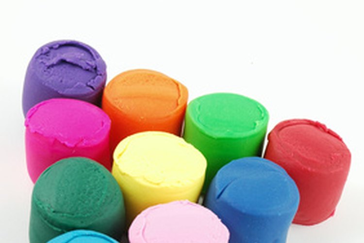 Los niños pueden crear casi cualquier cosa con plastilina.