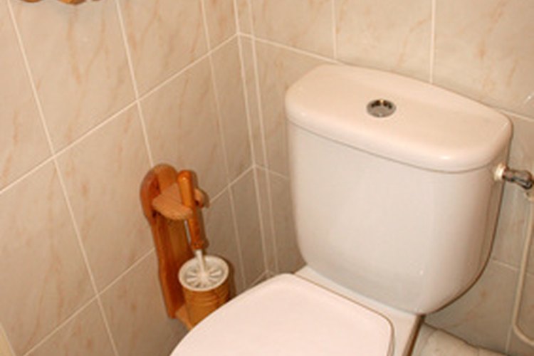 Puede haber varias razones por las cuales tu baño huele mal.