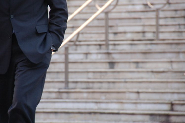 Para algunos propietarios de negocios, obtener una licencia de negocio es el primer paso hacia la creación de una empresa.