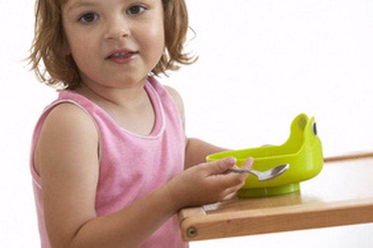 Haz el día menos complicado, permitiéndole a tu niño a preparar una comida simple.