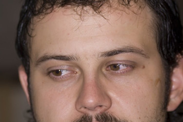 Se puede usar henna para teñir una barba.