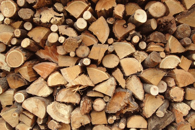 Algunos trucos simples pueden ayudar a cortar leña para el invierno.