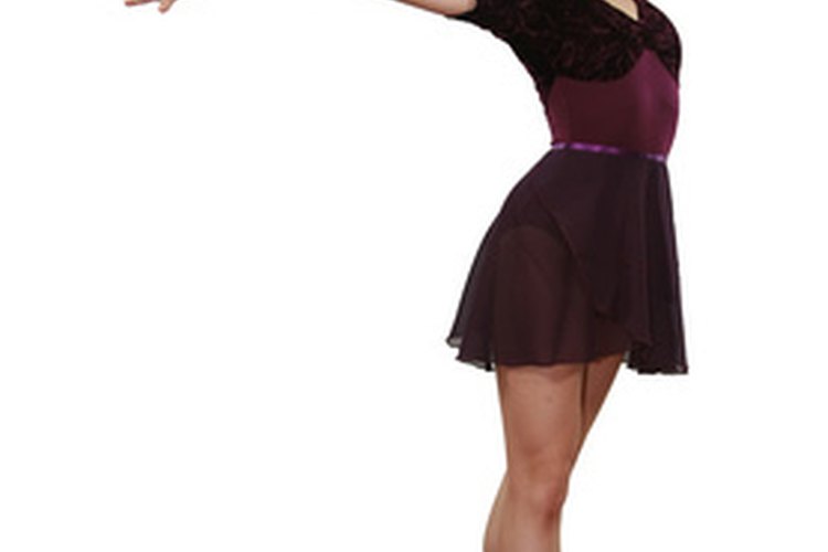 Ana practicaba ballet por la noche, luego de que todas las personas del edificio se hubieran ido a sus hogares.