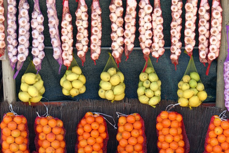 Comer demasiada papaya puede causar una sobrecarga de la enzima papaína, que puede resultar en efectos secundarios como indigestión, diarrea y náuseas.