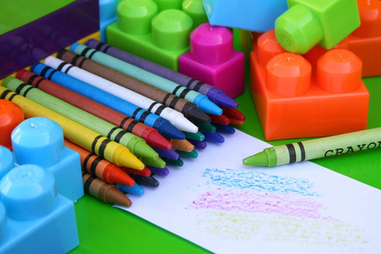 Sencillas actividades de arte pueden ayudar a tu niño a aprender y crecer.