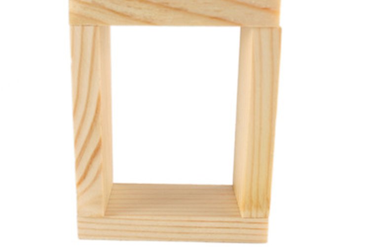 Protege y haz lucir esa hermosa madera que no quieres pintar.
