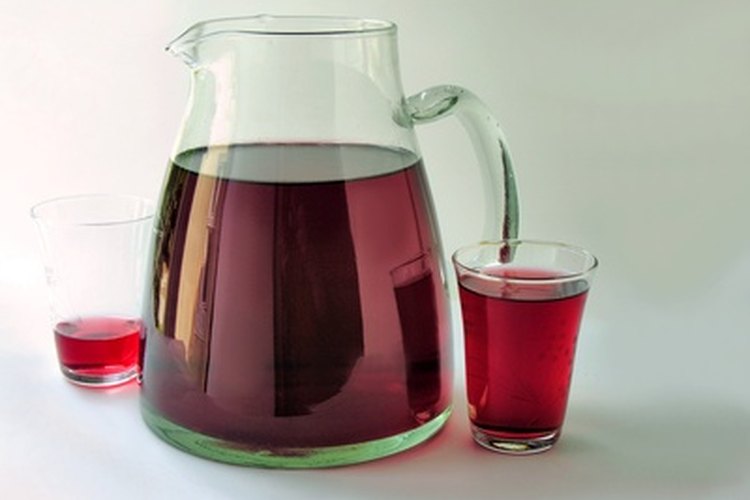 Un buen vino tinto será la base de tu sangría.