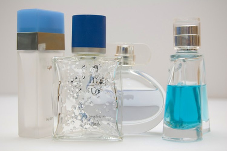 Los materiales adecuados pueden ayudarte a limpiar los recipientes de vidrio de los residuos de aceite, para poder volver a usarlos.