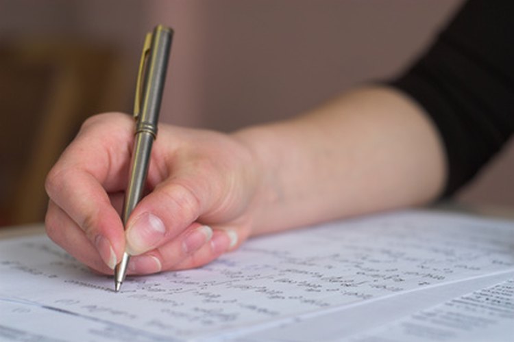 Tomar un examen escrito.
