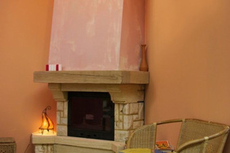 Las chimeneas de esquina pueden ser tanto funcionales como atractivas en una habitación.