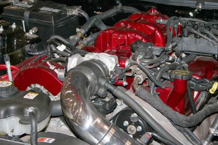 Acabado de motor en rojo.
