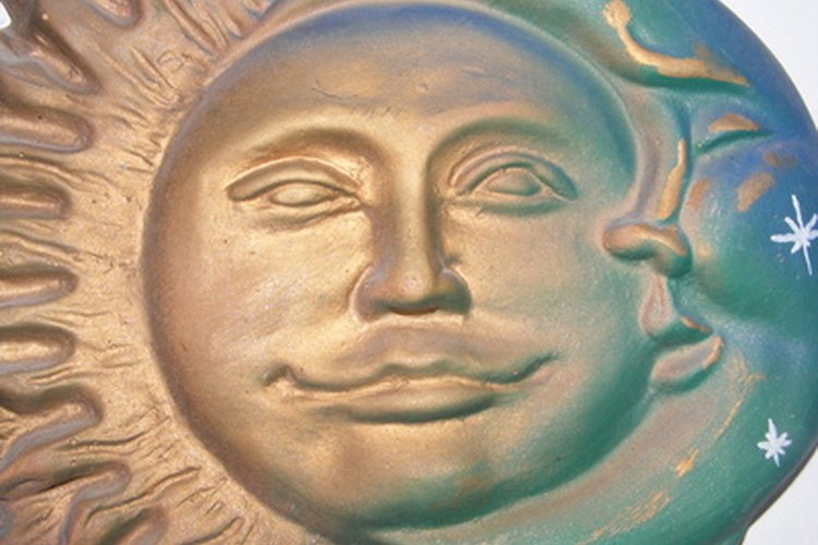 La combinación de la luna y el sol es una tradicional representación de la dualidad.