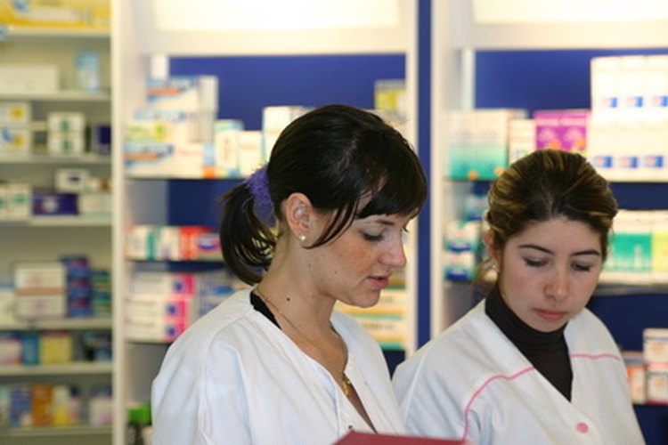 El salario inicial de los farmacéuticos en el 2009 fue de aproximadamente US$81.000.