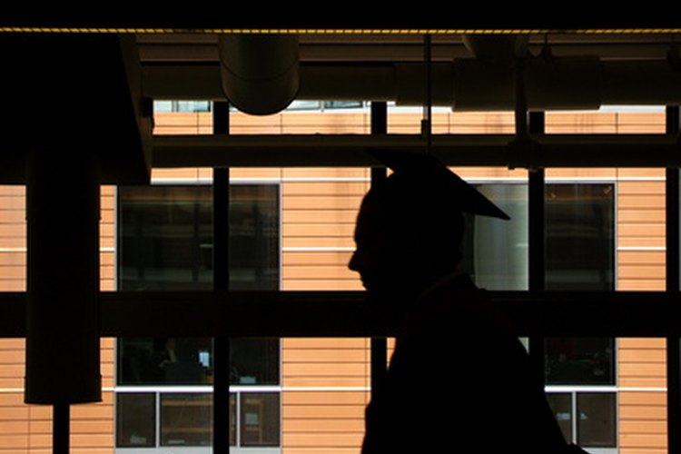 Se requiere algo de educación para convertirse en técnico de redes.