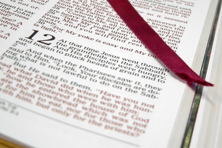 Incluye un versículo de la Biblia en tu invitación.