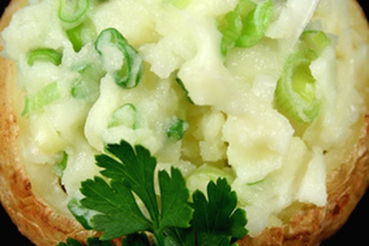 Los ingredientes pueden subir el contenido calórico de una patata.