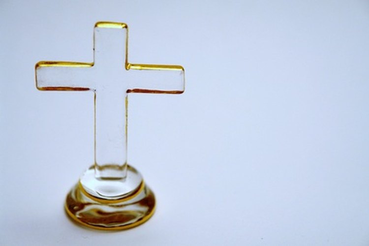 La bisutería y los accesorios para el hogar están disponibles con temáticas religiosas.