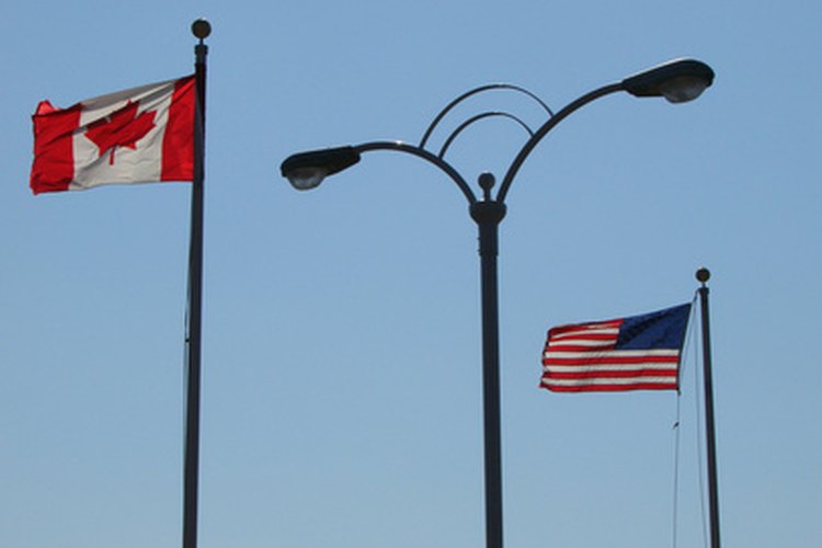 Se puede aplicar en la frontera, o en una embajada o consulado americano.