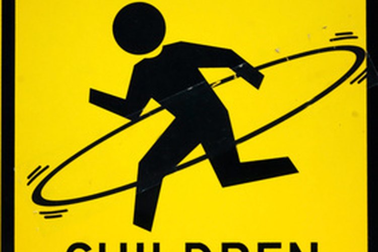 Los padres pueden guiar a sus hijos a hacer actividades que sean divertidas para su edad.