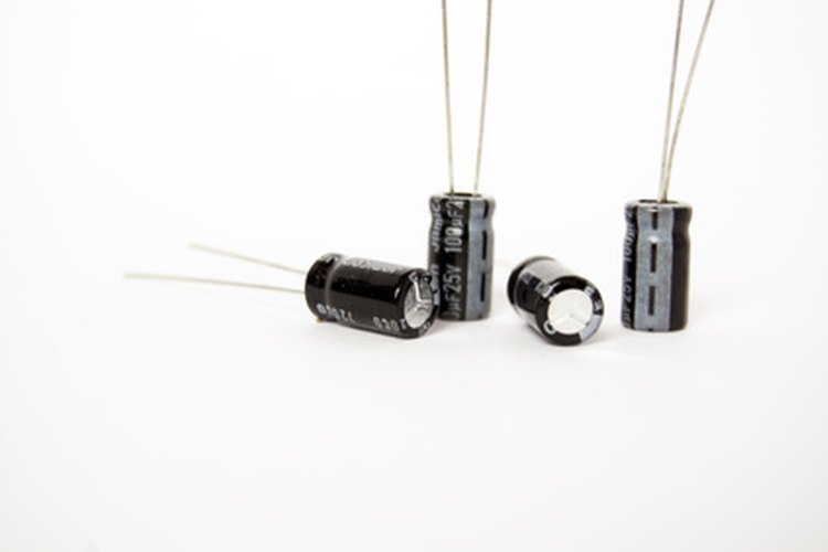 Capacitores electrolíticos.