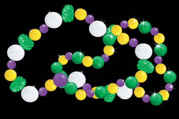 Cuentas en colores de Mardi Gras.