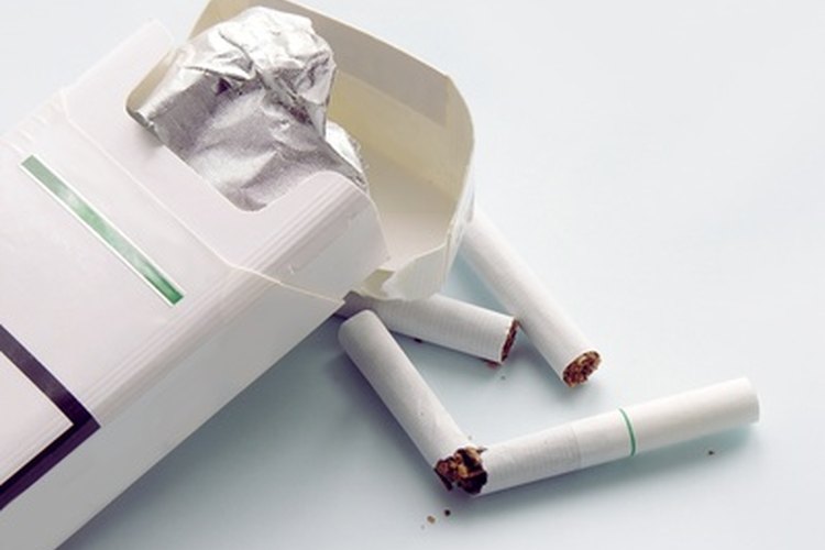 Desecha las colillas de cigarrillos y los fósforos correctamente.