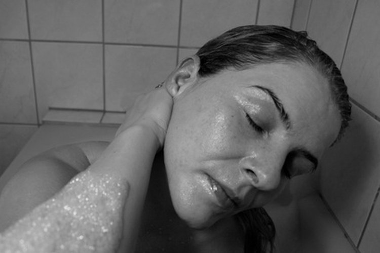 Lava y acondiciona suavemente el cabello teñido.