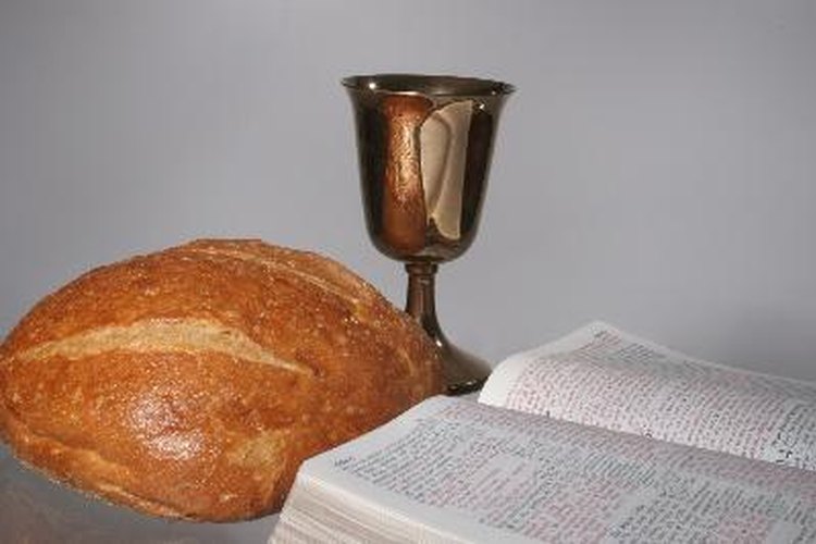Puedes hacer regalos más tradicionales o menos tradicionales para una primera Comunión.
