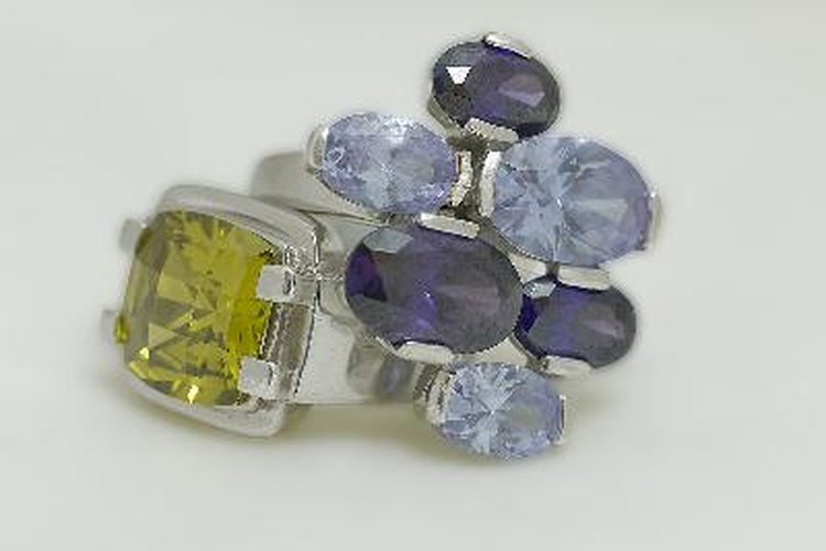 Los anillos de titanio están de moda.