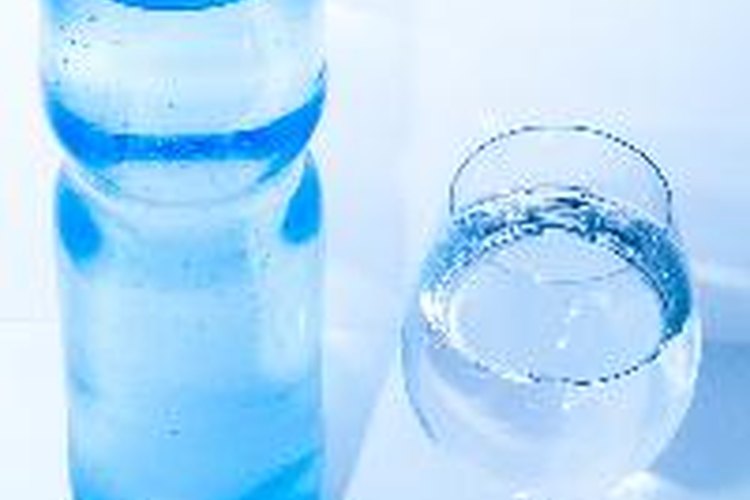 El agua embotellada puede ser la bebida más cara que tomes.