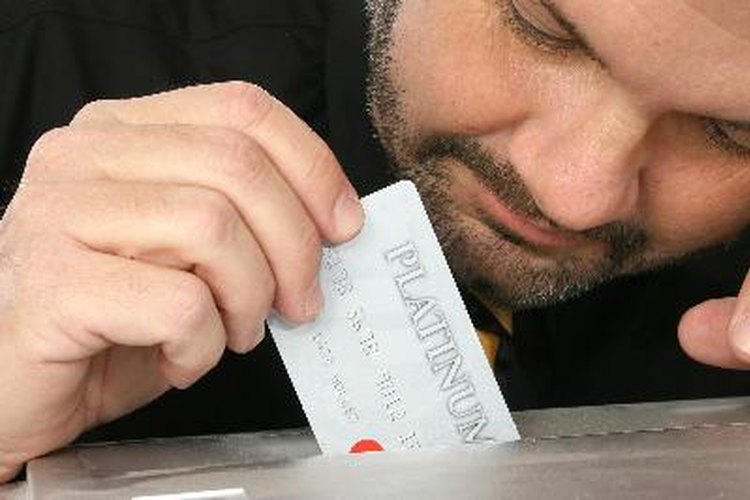 Las tarjetas de crédito nuevas cuentan con tecnología inteligente.