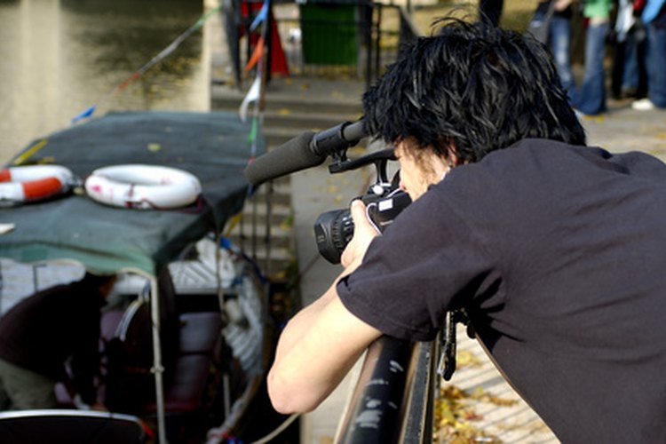 El diseñador de producción trabaja estrechamente con el director de producción y el de fotografía.