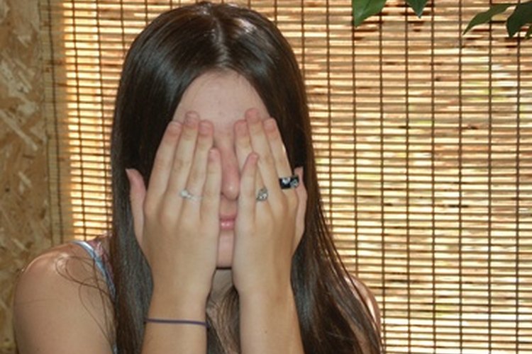 El escondite es divertido, pero jugar en la oscuridad hace que sea mejor para los preadolescentes.