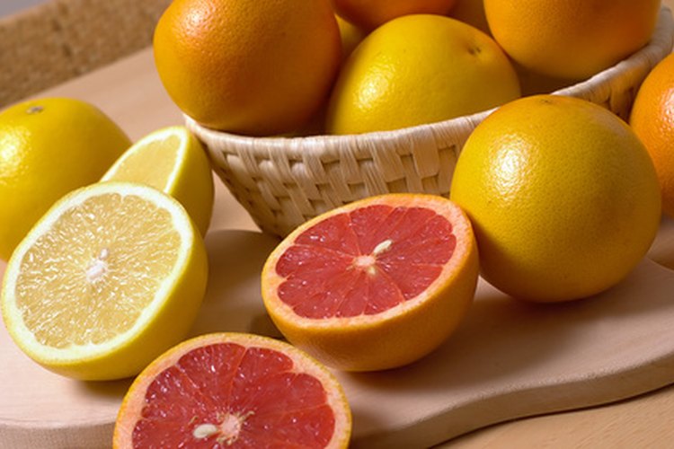 Muchos cítricos contienen limoneno. Las cáscaras de naranja contienen altas cantidades.