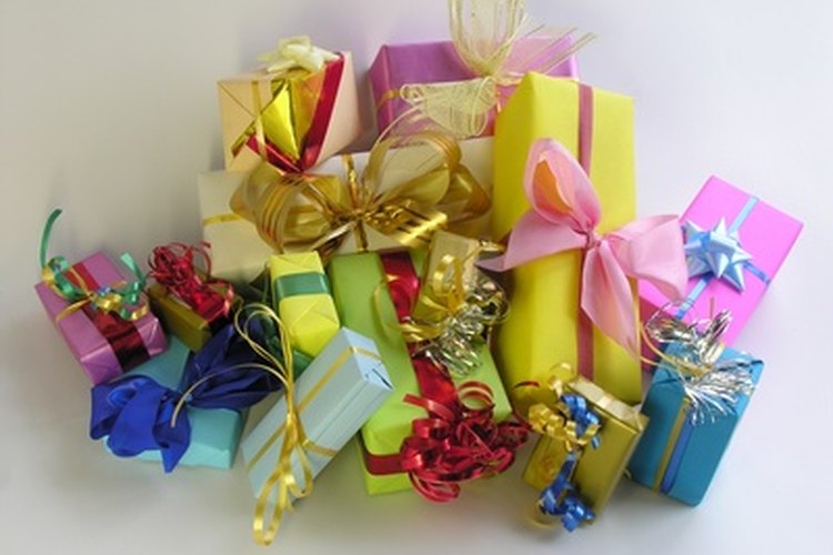 Escribe notas de agradecimiento por los regalos de tu baby shower.