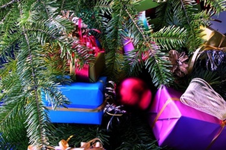 Los programas de juguetes de Navidad dan a las familias necesitadas regalos para que sus hijos tengan algo que abrir el día de navidad.