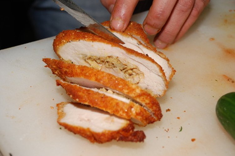 Conserva tus comidas calientes, guardándolas en una hielera.