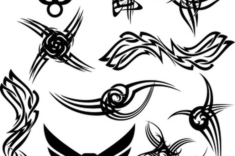Estiliza un tatuaje tradicional de mariposa para hacerlo único.