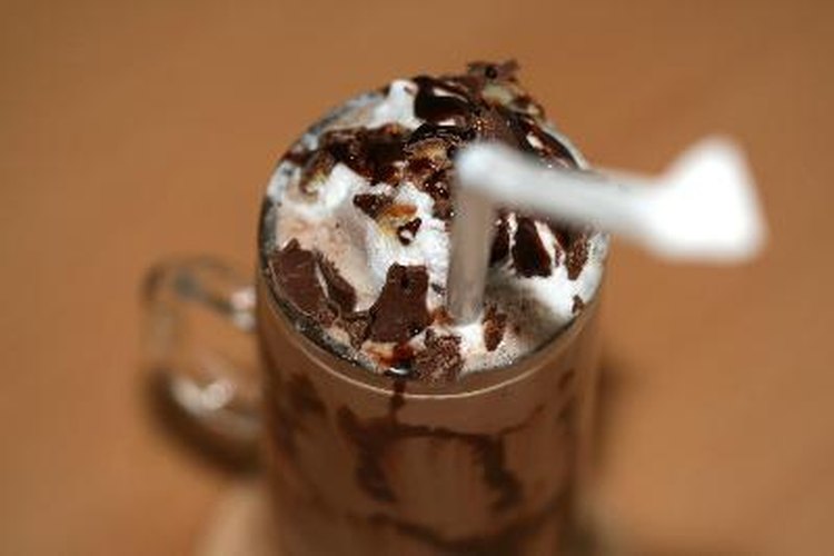 Cómo hacer una bebida de café mocha.